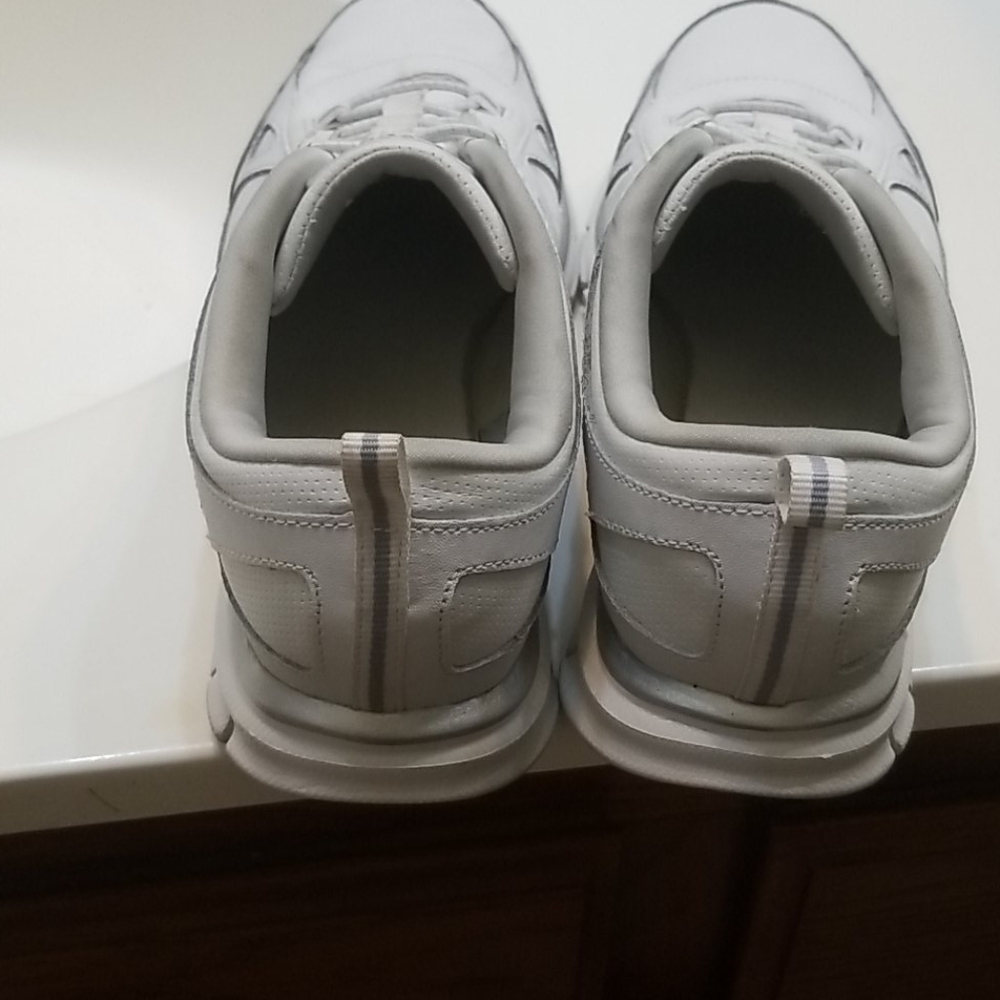 Shoes - Picture 3 of 4